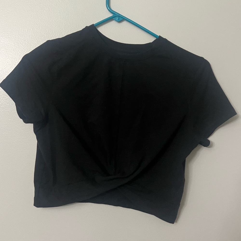 Alphalete cropped t shirt. Size small.